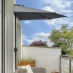 Parasol Elderwick Demi-Lune Gris Balcon Terrasse Anti-UV Manivelle Pratique
