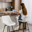 Jeu de 2 tabourets de bar Vilisvik pivotants cuir synthétique blanc