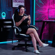 Chaise gaming Avova ergonomique inclinable repose-pieds noir blanc